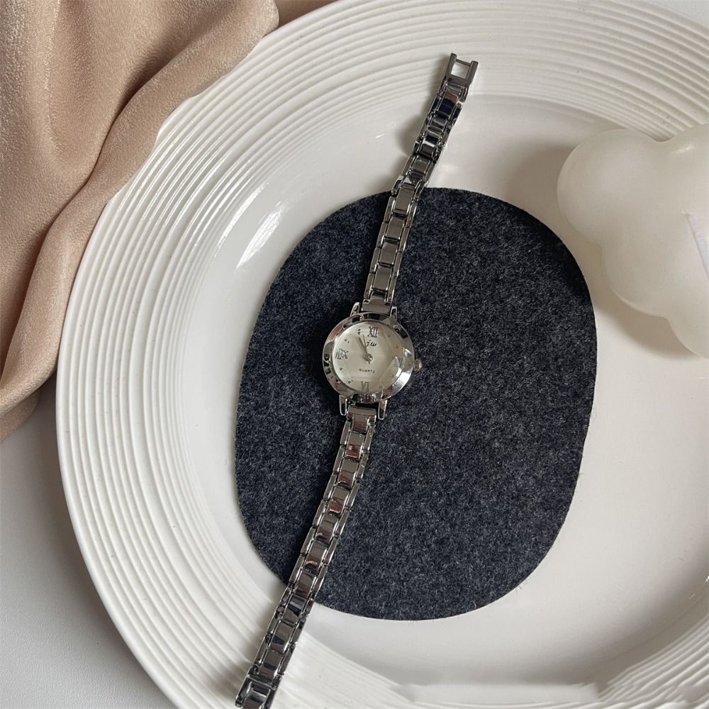 ساعة يد ذهبية أنيقة وفاخرة للن - مراجعة Smartwatch Vintage Watches For Men وسعره
